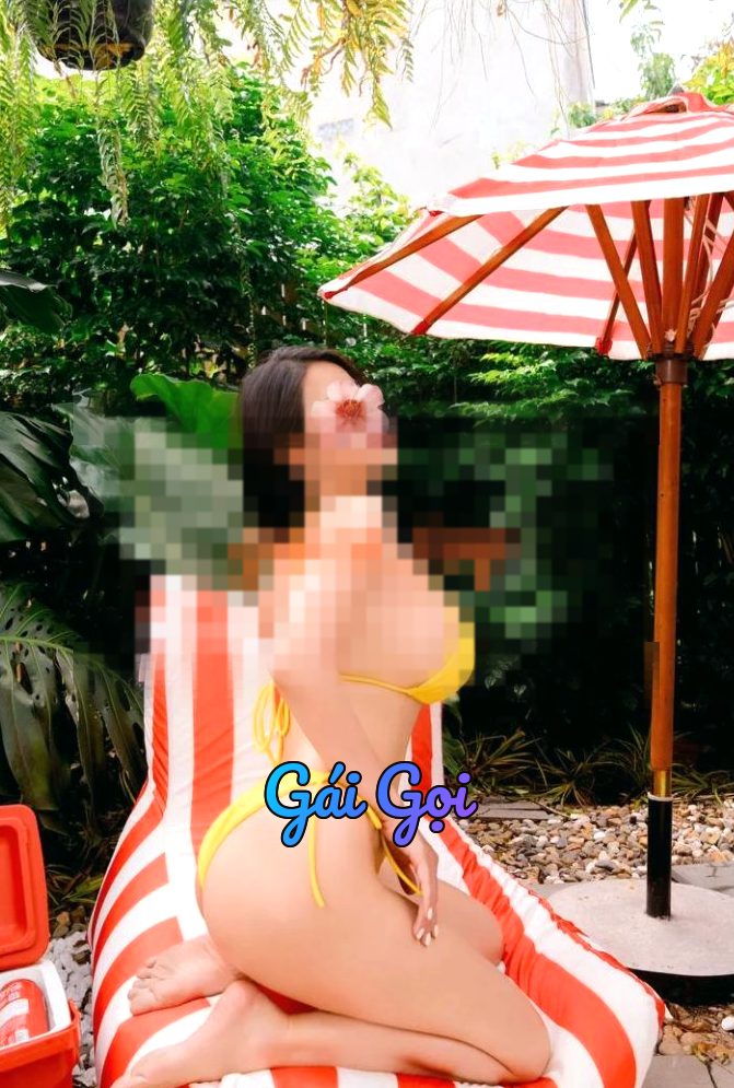 Cẩm Như Mùa – gái gọi Quận 10