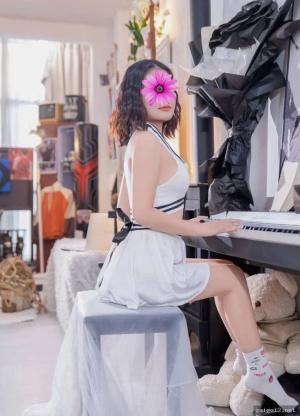 Ngân Ngân – ảnh